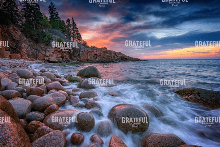 Sunrise in Monument Cove