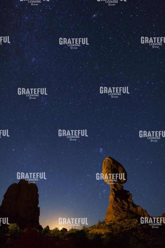 Balanced Rock Rising Moon