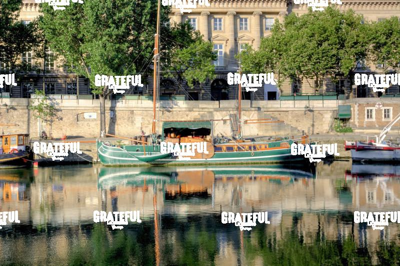 Paris C_0628_AB _ Seine Waterfront Boats #1