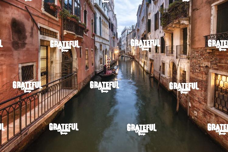 Gondolier in Venice 2