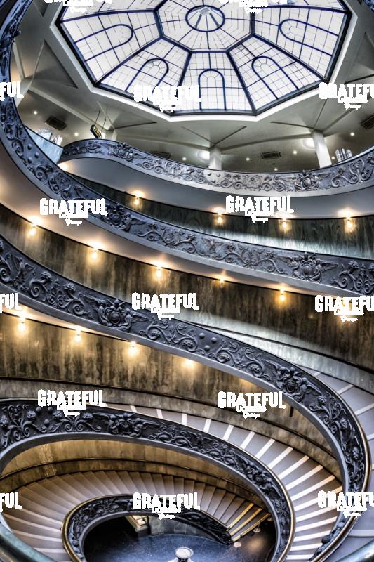 Momo spiral staircase in the Vatican 5