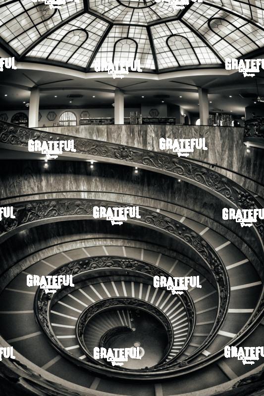Momo spiral staircase in the Vatican 4
