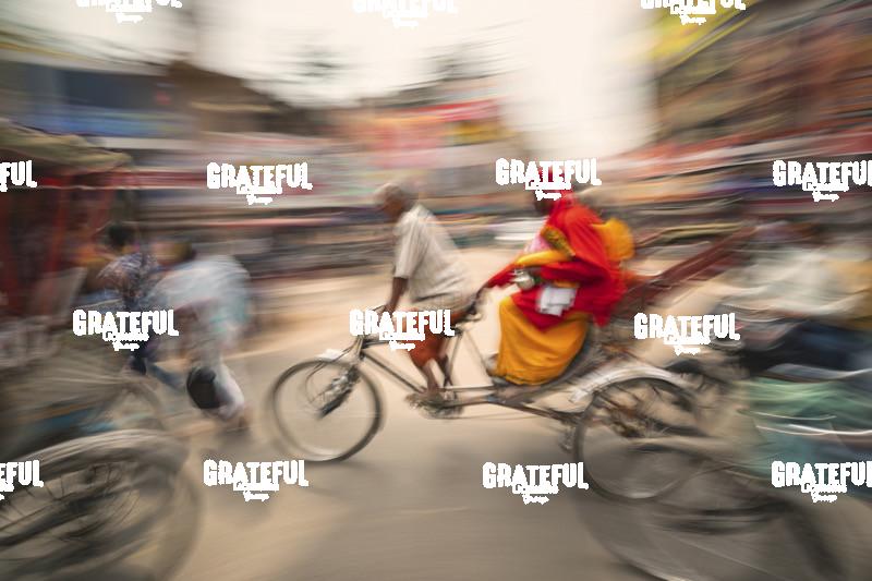 Busy intersection in Varinasi, India 2